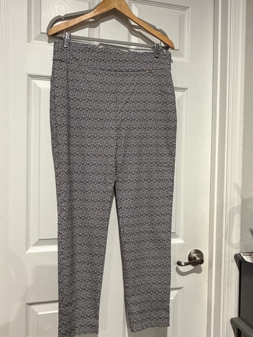 INC International Concepts Black & White Patterned Pull-On Ankle Pants